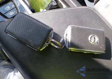 2019 Volvo Xc60 T6 R-Design z USA, uszkodzony, nr VIN LYVA22RM9KB223224